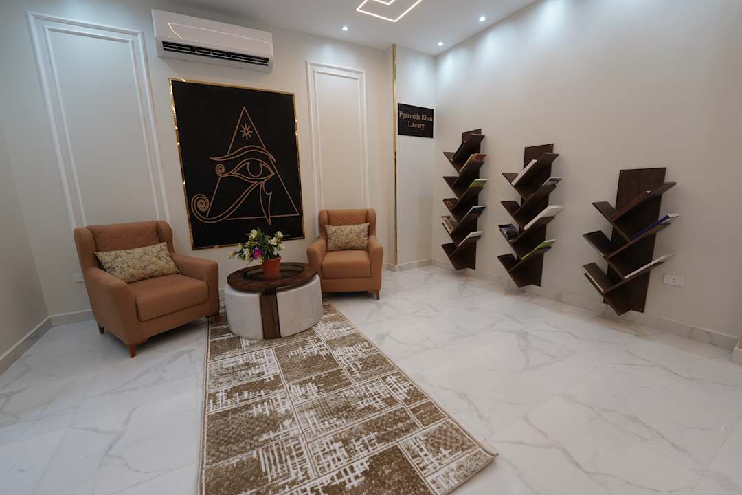 Lobby Pyramids Khan Hotel