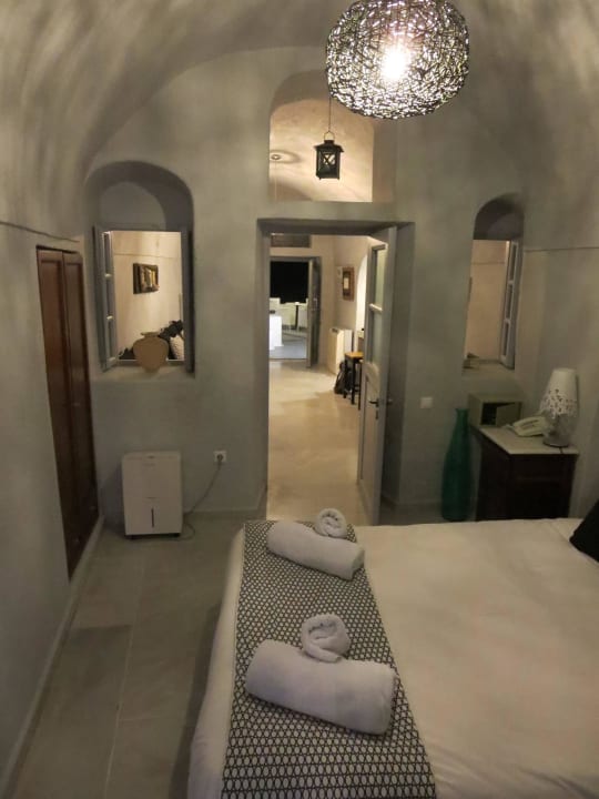 Schlafzimmer (Zi. 108) Nonis Luxurious Apartments