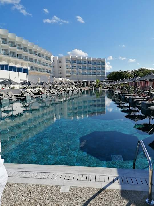 Pool Cali Resort & Spa by Louis Hotels