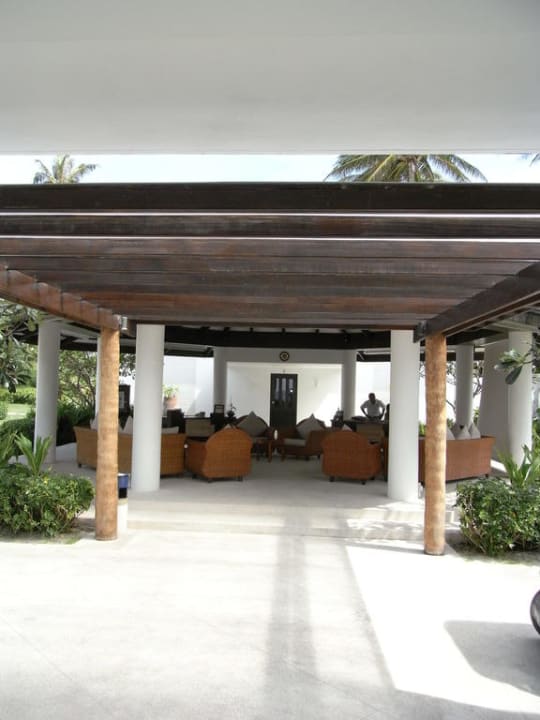 Lobby Hotel The Racha