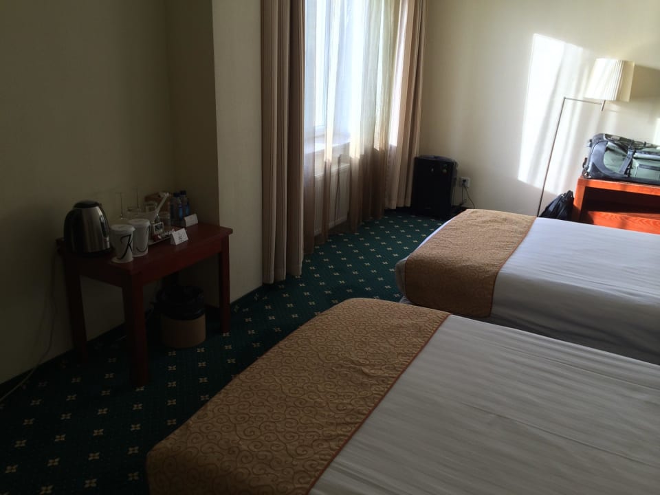 Obszerny i wygodnie urządzony Kempinski Hotel Khan Palace