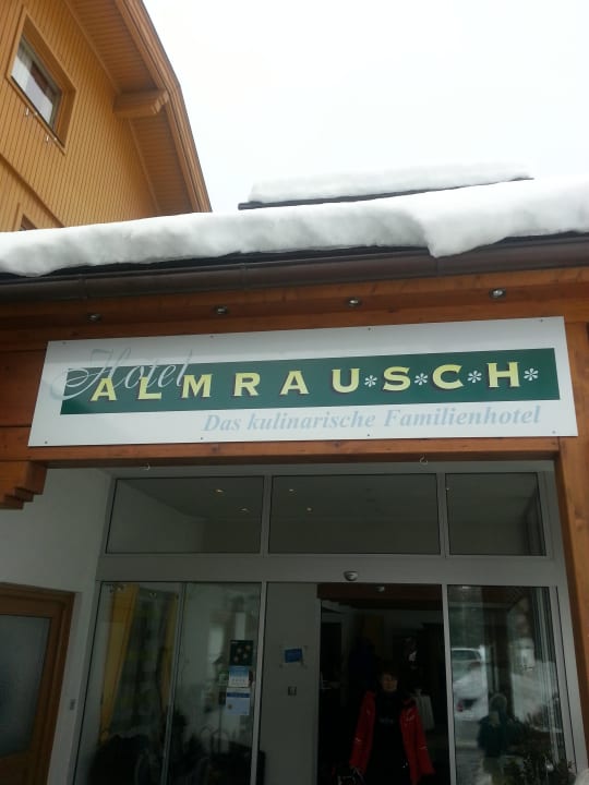 Hoteleingang Genusshotel Almrausch