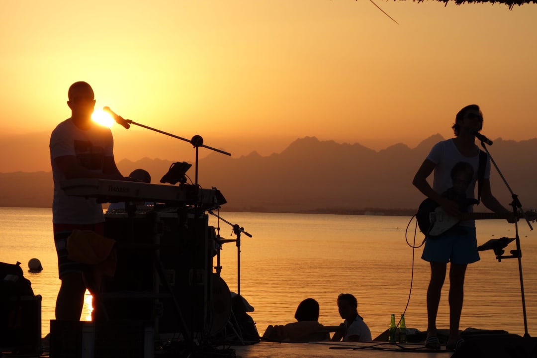 Sundowner mit Live Musik ROBINSON SOMA BAY