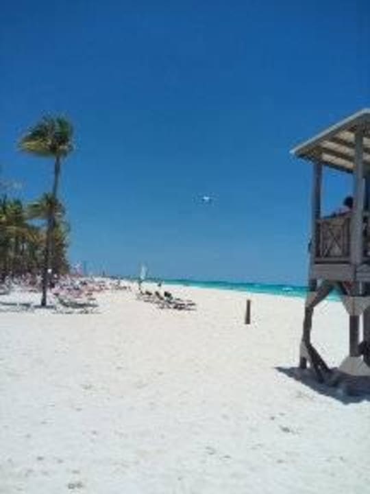 Schneeweißer Sand Hotel Riu Tequila