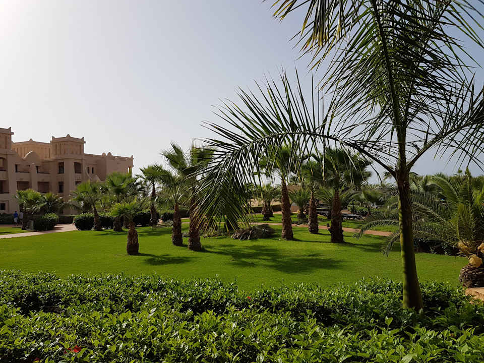 Garten und Außenansicht  Hotel Riu Touareg
