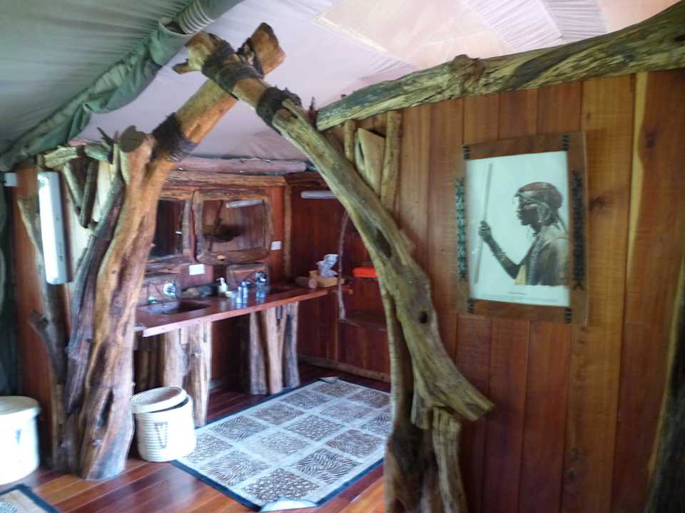 Durchgang zur Naßzelle Royal Mara Safari Lodge