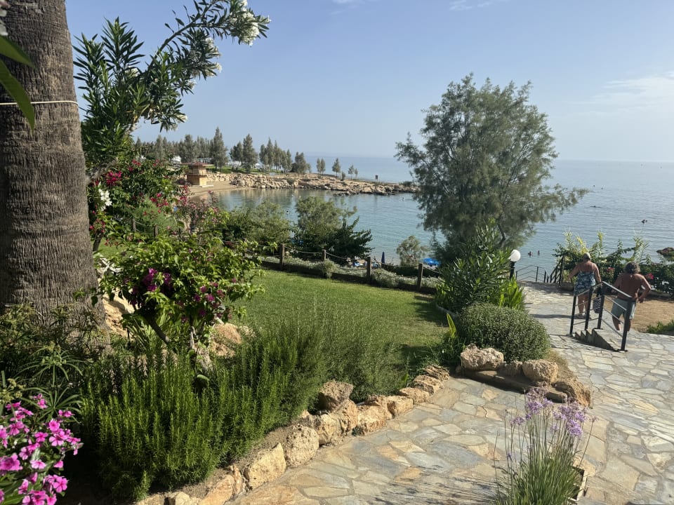 Strand Crystal Springs Beach Hotel