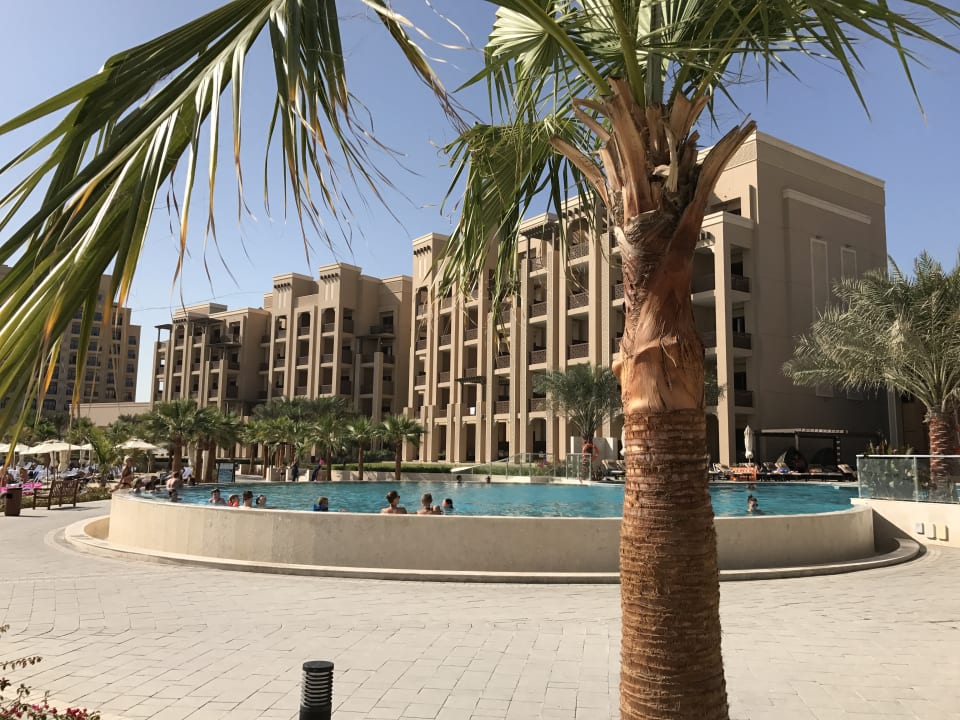 Pool DoubleTree by Hilton Resort & Spa Marjan Island