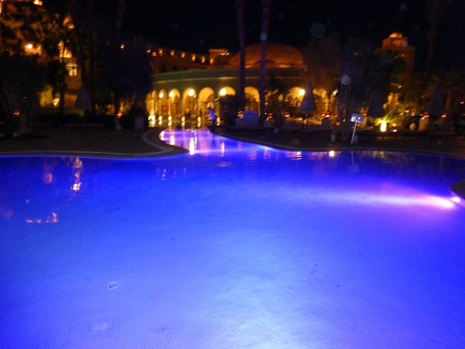 Pool bei Nacht Makadi Palace