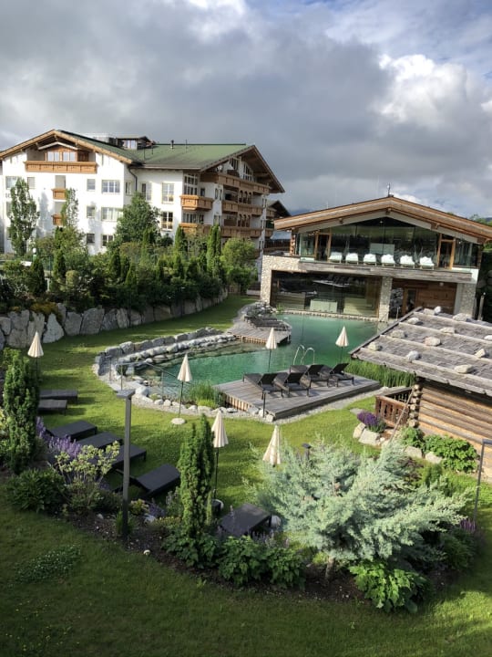 Pool Alpenresort Schwarz
