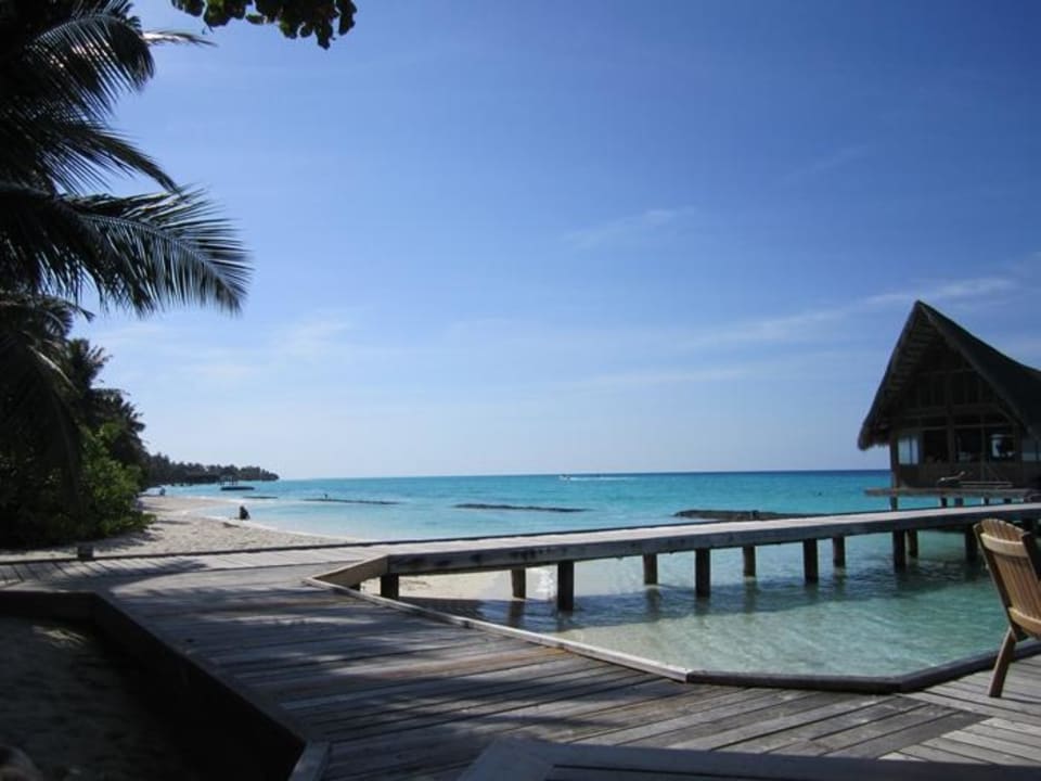 Steg zur Tauchschule Inselmitte Kuramathi Maldives