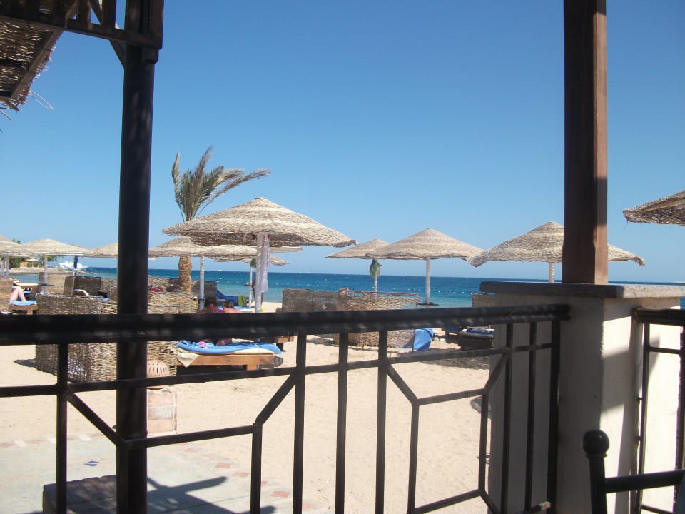 Strand vor Pizzaria Eagles Paradise Abu Soma