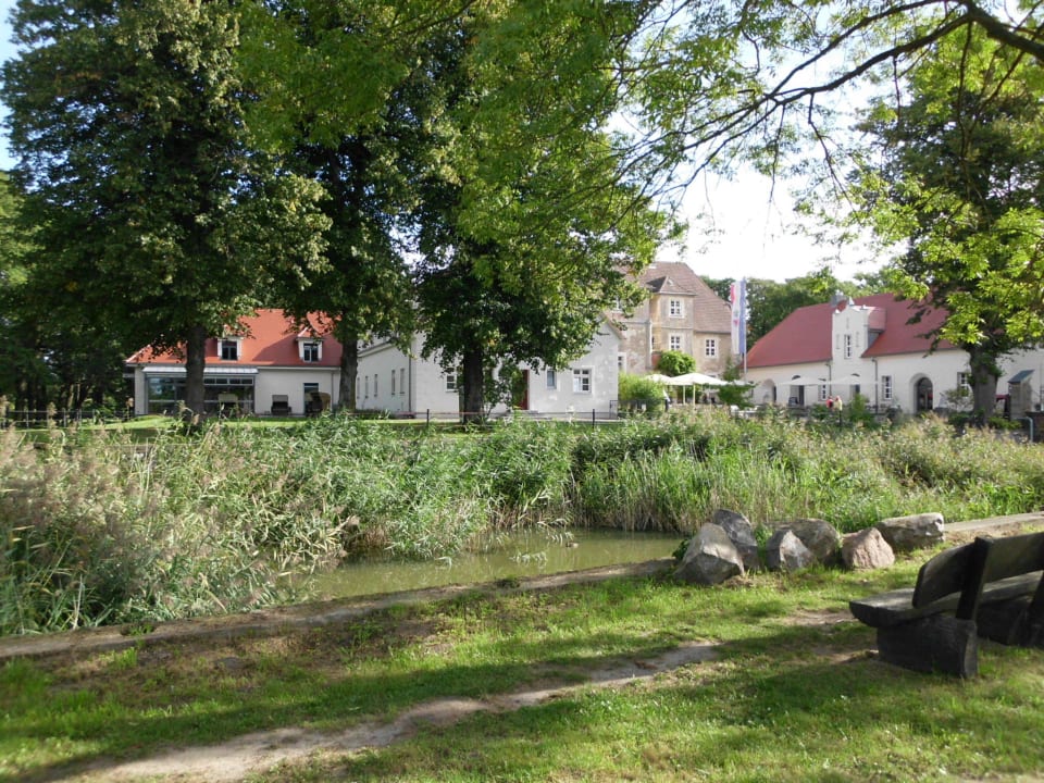 Schlosshotel Mellenthin auf Usedom Wasserschloss Mellenthin