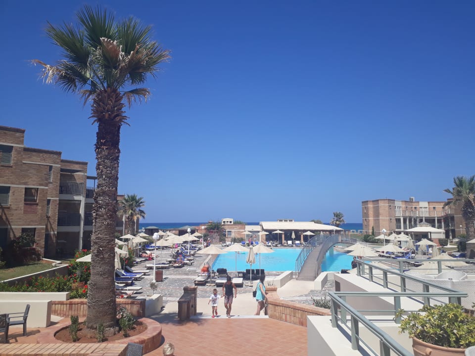 Pool Bella Beach Hotel