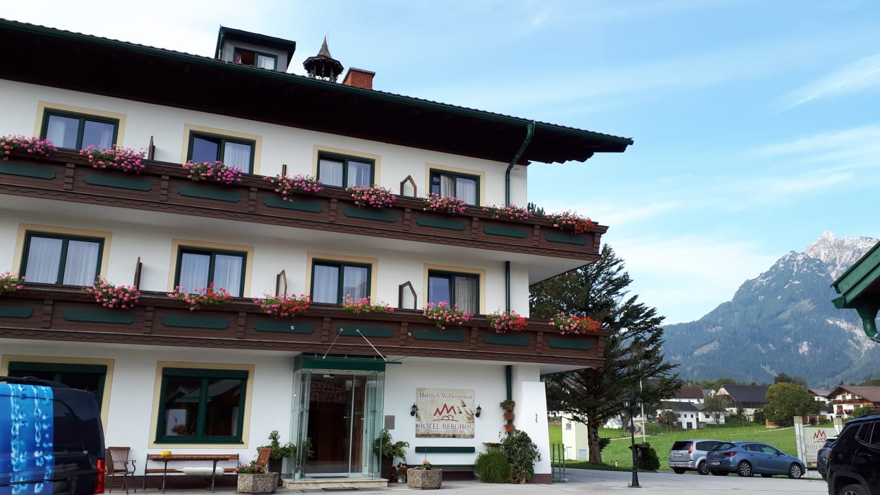 Außenansicht Hotel Berghof Mitterberg