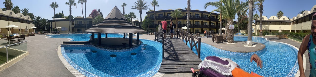 Pool Hotel Paradis Palace