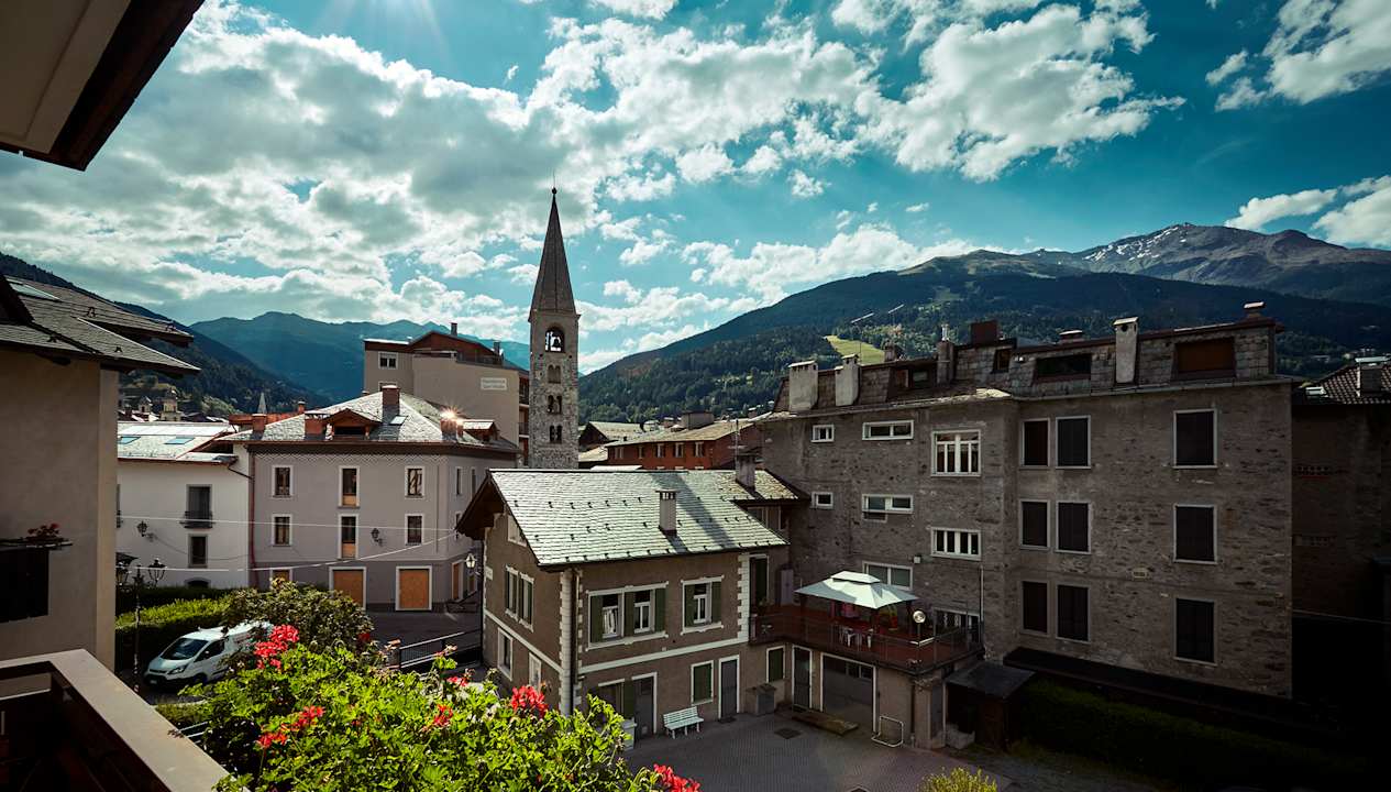 Außenansicht Hotel Rezia