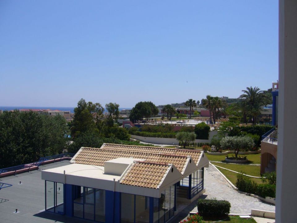 Blick Richtung Pool Kresten Palace Hotel