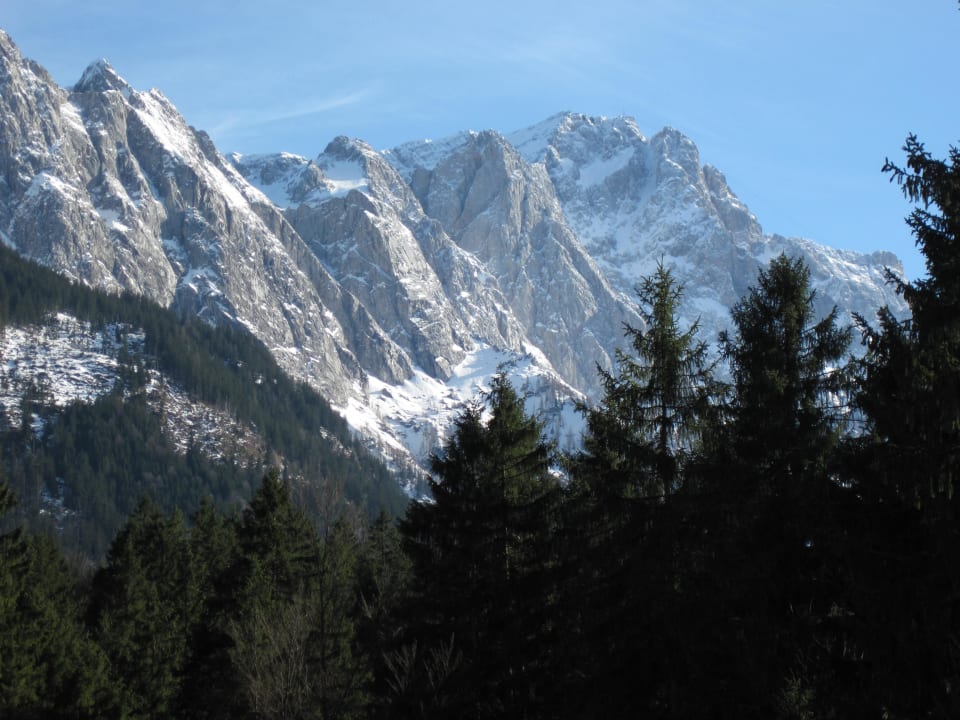 Blick auf die Zugspitze Hotel Am Badersee