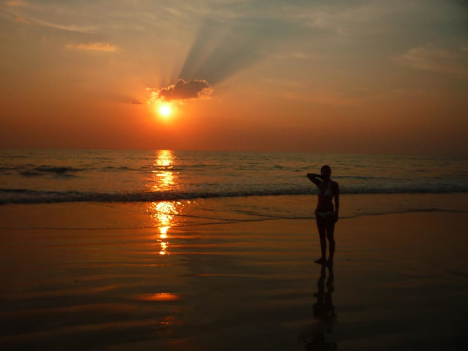 Sonnenuntergang am Hotelstrand Khaolak Orchid Beach Resort