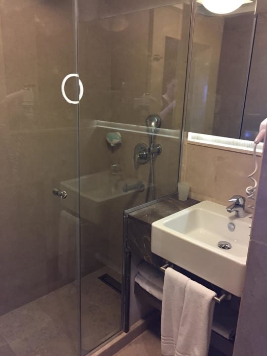 Sehr schönes Bad Hotel Grand Side