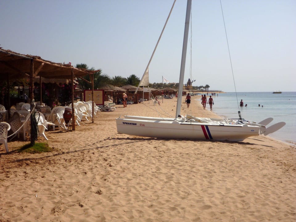 Spaziergang am Strand Jaz Makadina