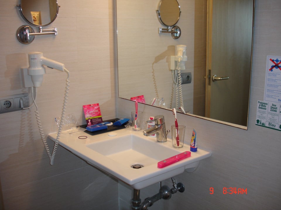 Badezimmer, alles da. blau punta reina