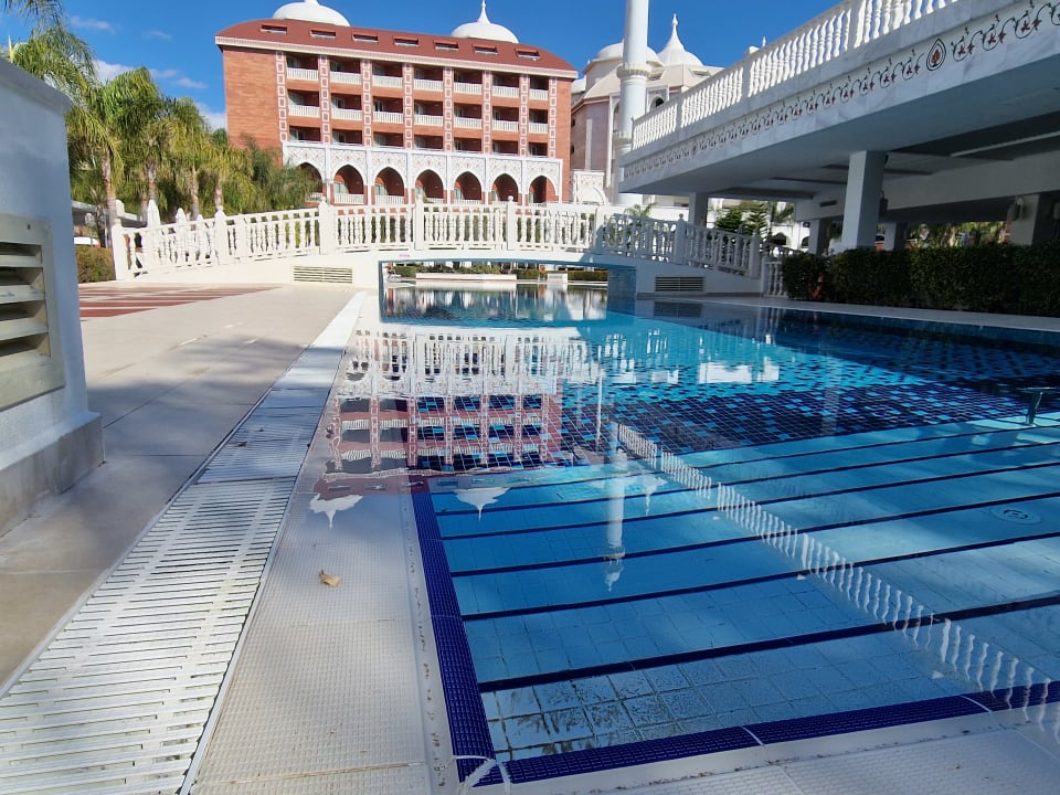 Pool Royal Taj Mahal Hotel