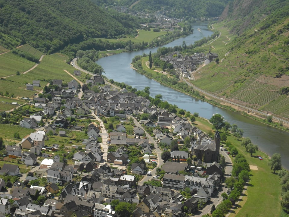 Aussicht vom Eisernen Mast ins Moseltal  Ferienwohnung Haus Kotthoff