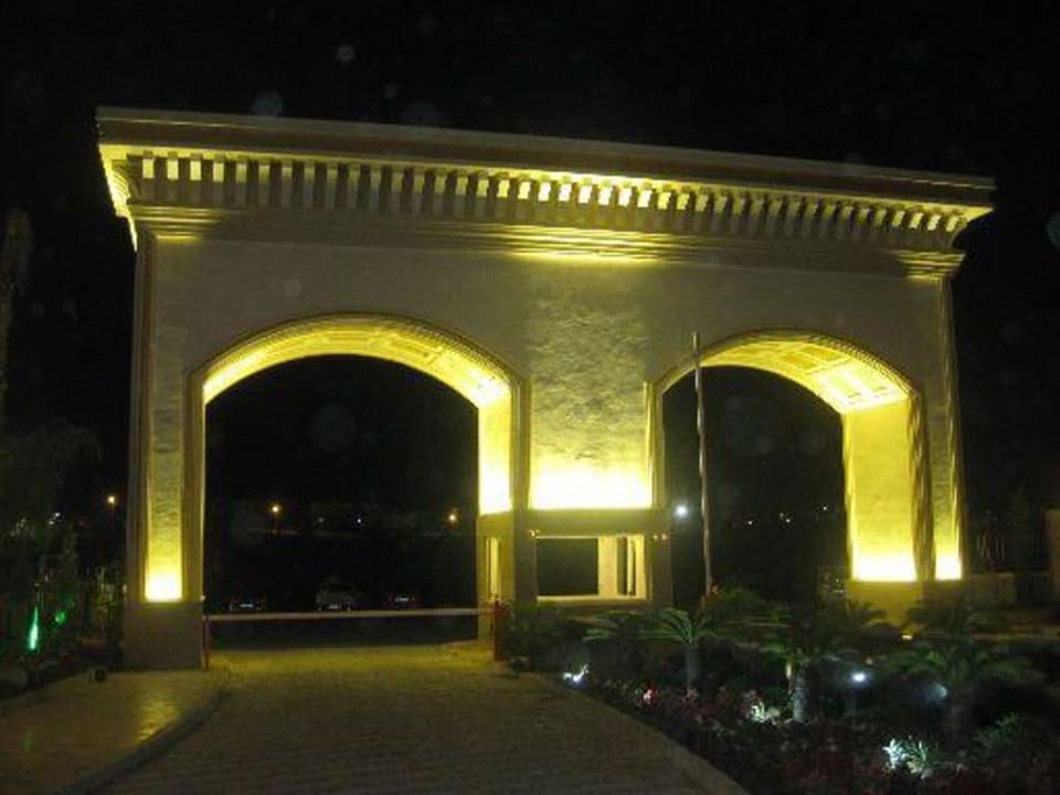 Einfahrt Diamond Excellence Resort & Spa
