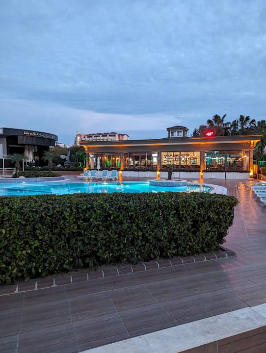 Pool Luna Blanca Resort & Spa