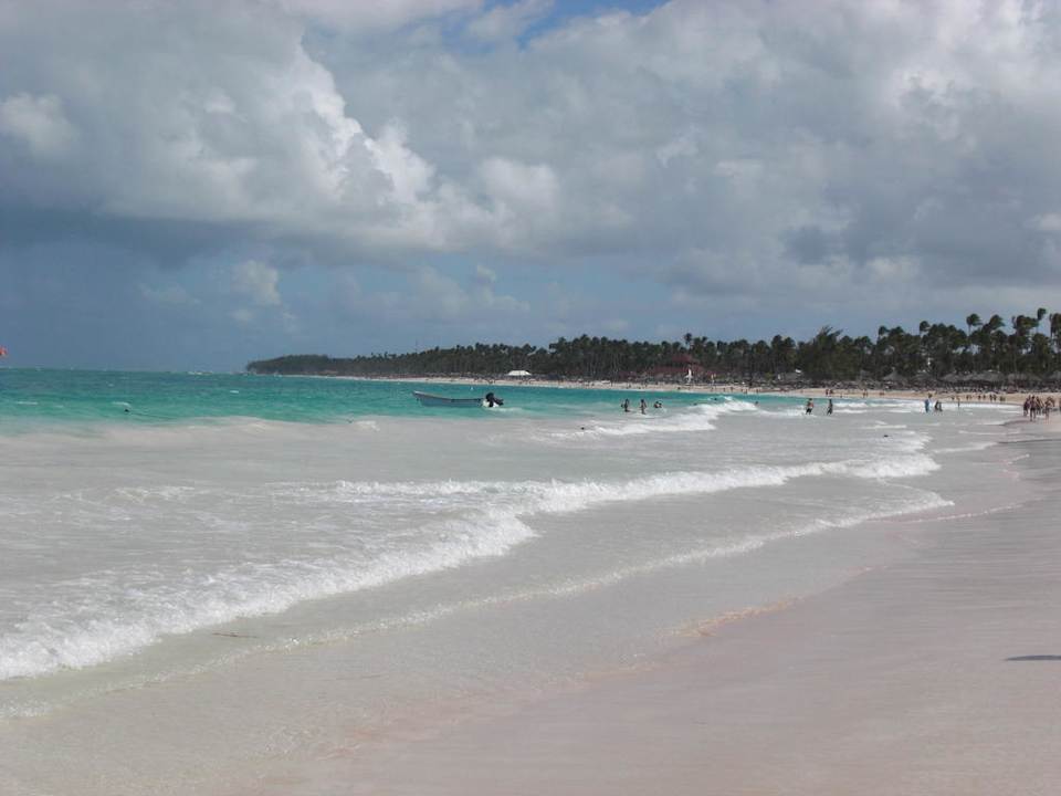 Weitläufiger Strand Hotel Grand Palladium Palace Resort, Spa & Casino