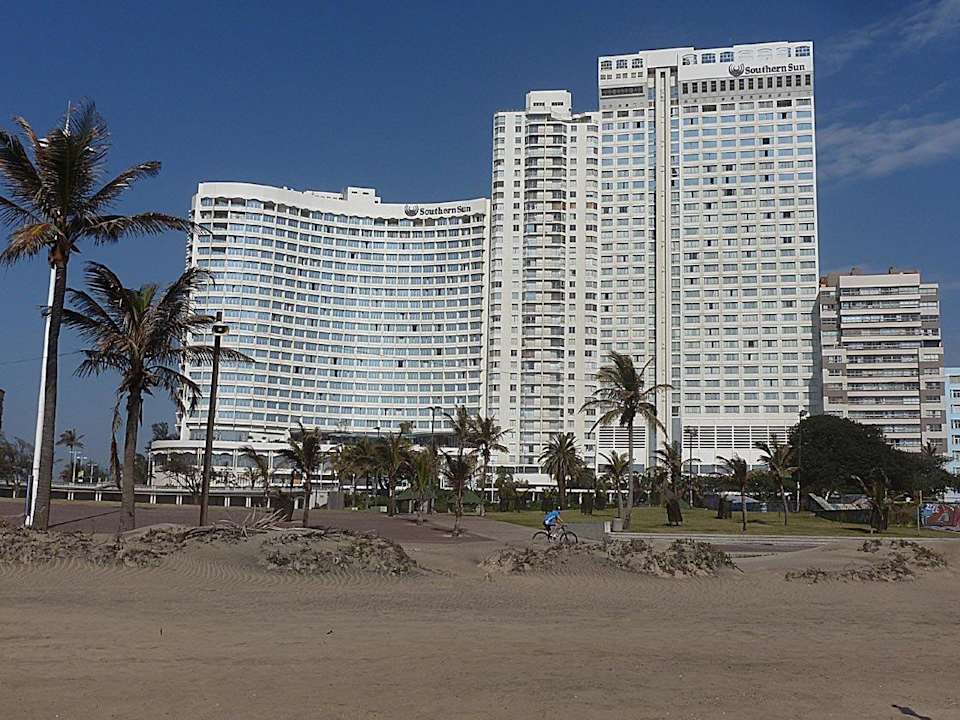 Das Hotel von Aussen Hotel Southern Sun Maharani