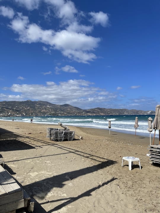 Strand Petousis Hotel & Suites