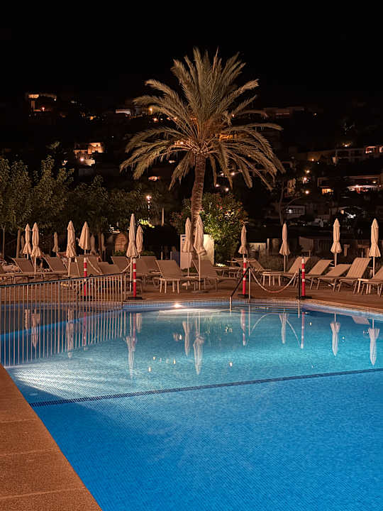 Pool Universal Hotel Castell Royal