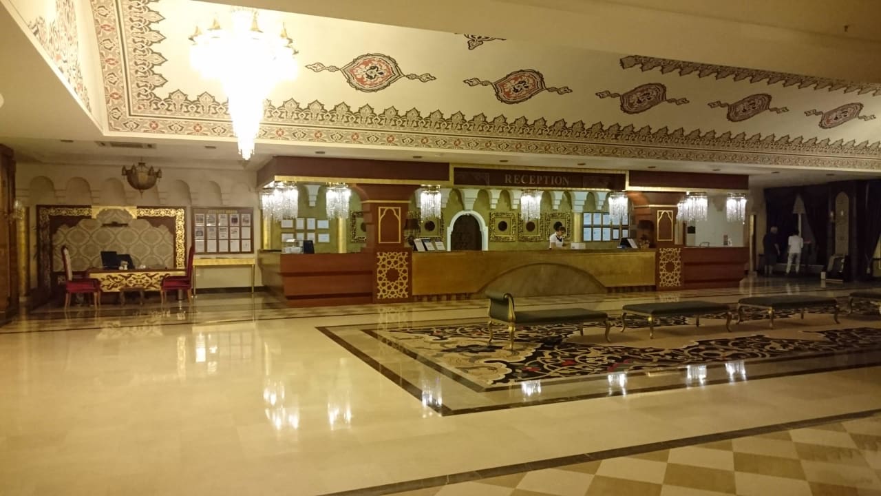 Lobby mit Blick zur Reception Adalya Resort & Spa - Adults Only