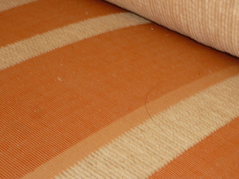 Junior Suite im Beach Hotel - schmutziges Sofa Cleopatra Luxury Resort Makadi Bay