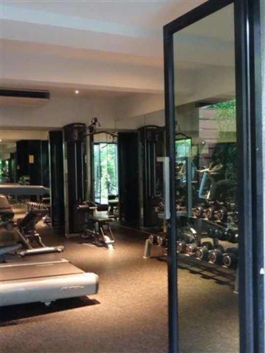Fitnessraum B-Lay Tong Phuket Hotel