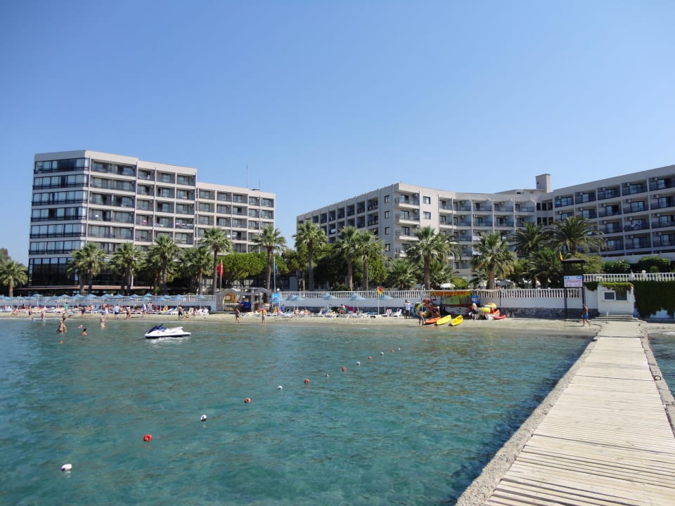 Widok hotelu z mola Tusan Beach Resort