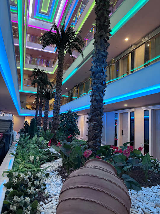 Sonstiges Azura Deluxe Resort & Spa Hotel