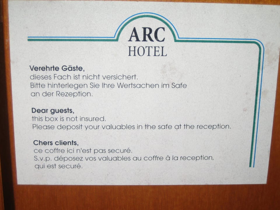 Ablagefach mit Schlüssel- nicht versichert ARC-Hotel