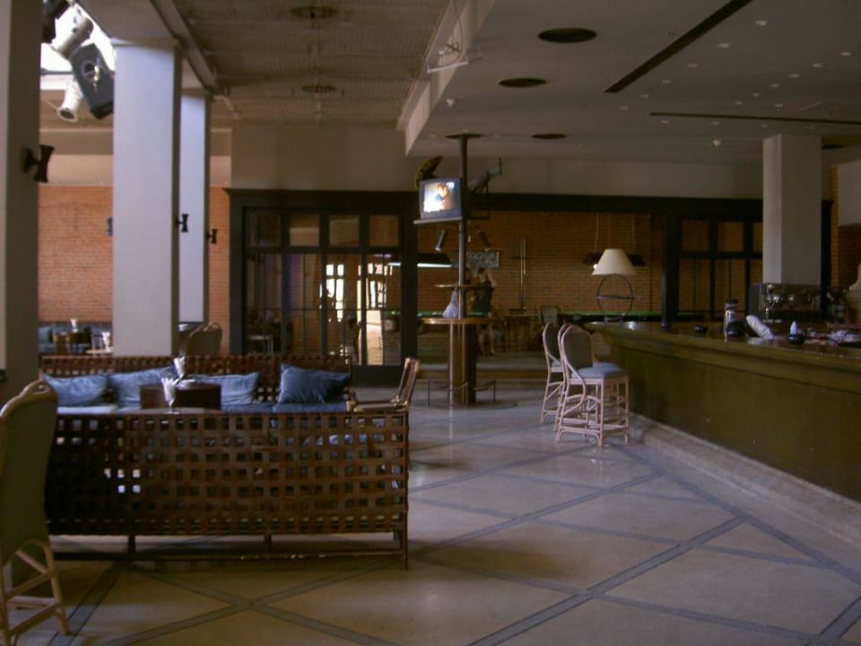 Los Amigos Bar Hotel Continental Garden Reef Resort