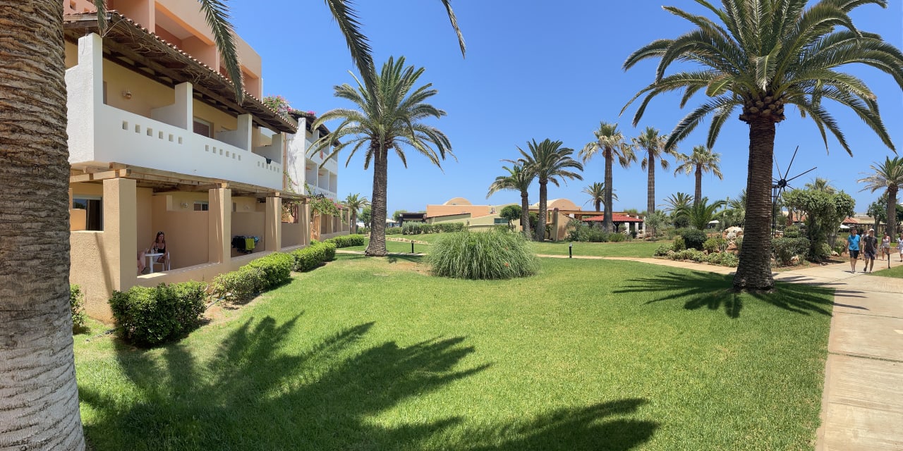 Gartenanlage Anissa Beach & Village