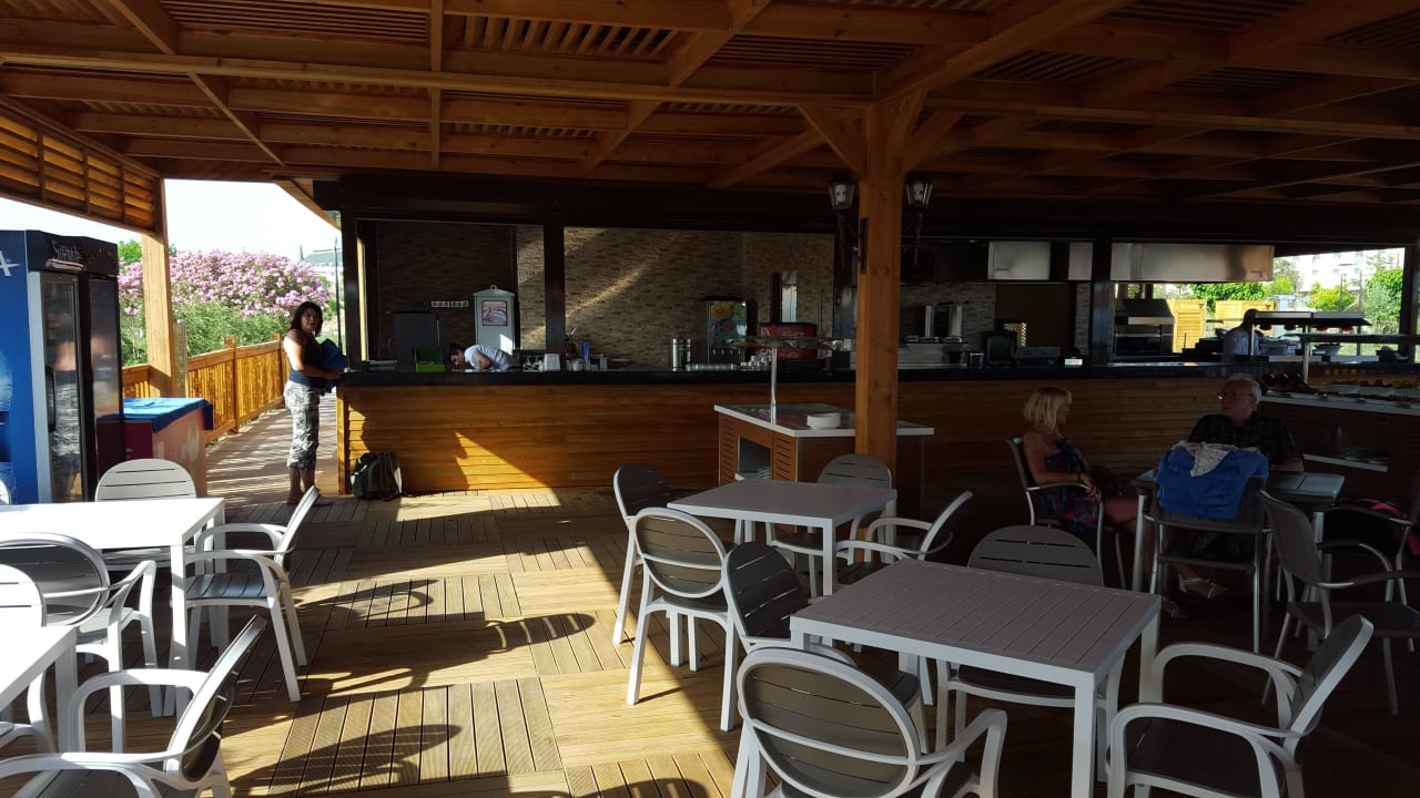 Beach-Bar Side Royal Palace Hotel & Spa