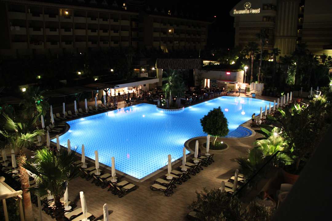 Pool bei Nacht Port Side Resort Hotel