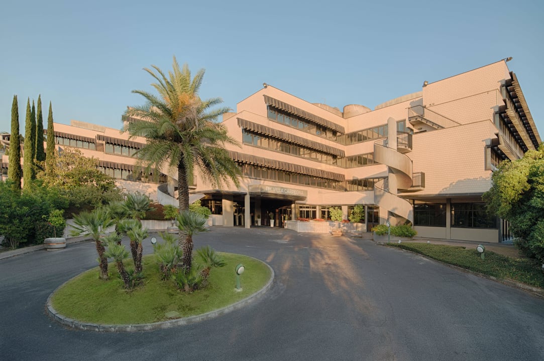 Facade NH Roma Villa Carpegna