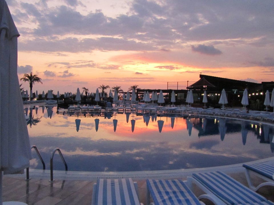 Meerwasserpool Long Beach Alanya