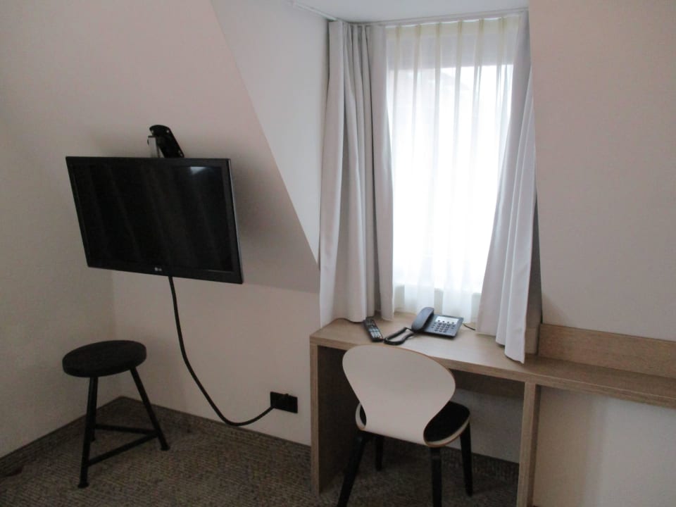 Komfort-Eckzimmer 403 SORAT Hotel Saxx Nürnberg