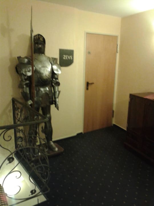 Flurbereich Burghotel Adenbach