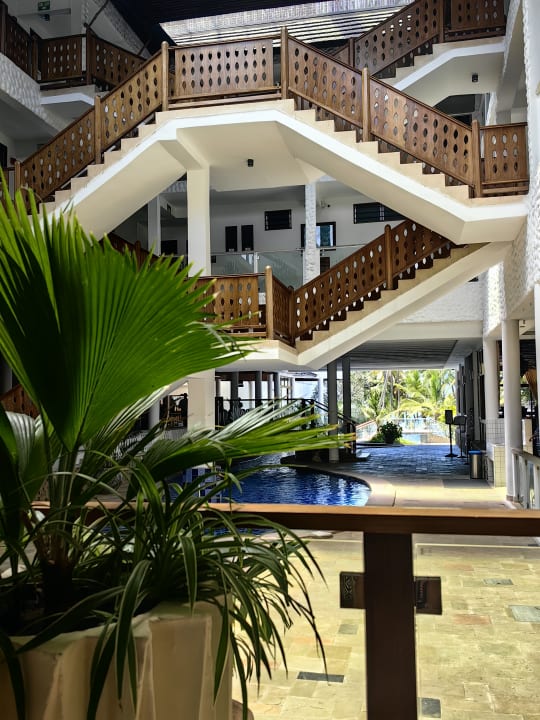 Lobby Travellers Beach Hotel & Club